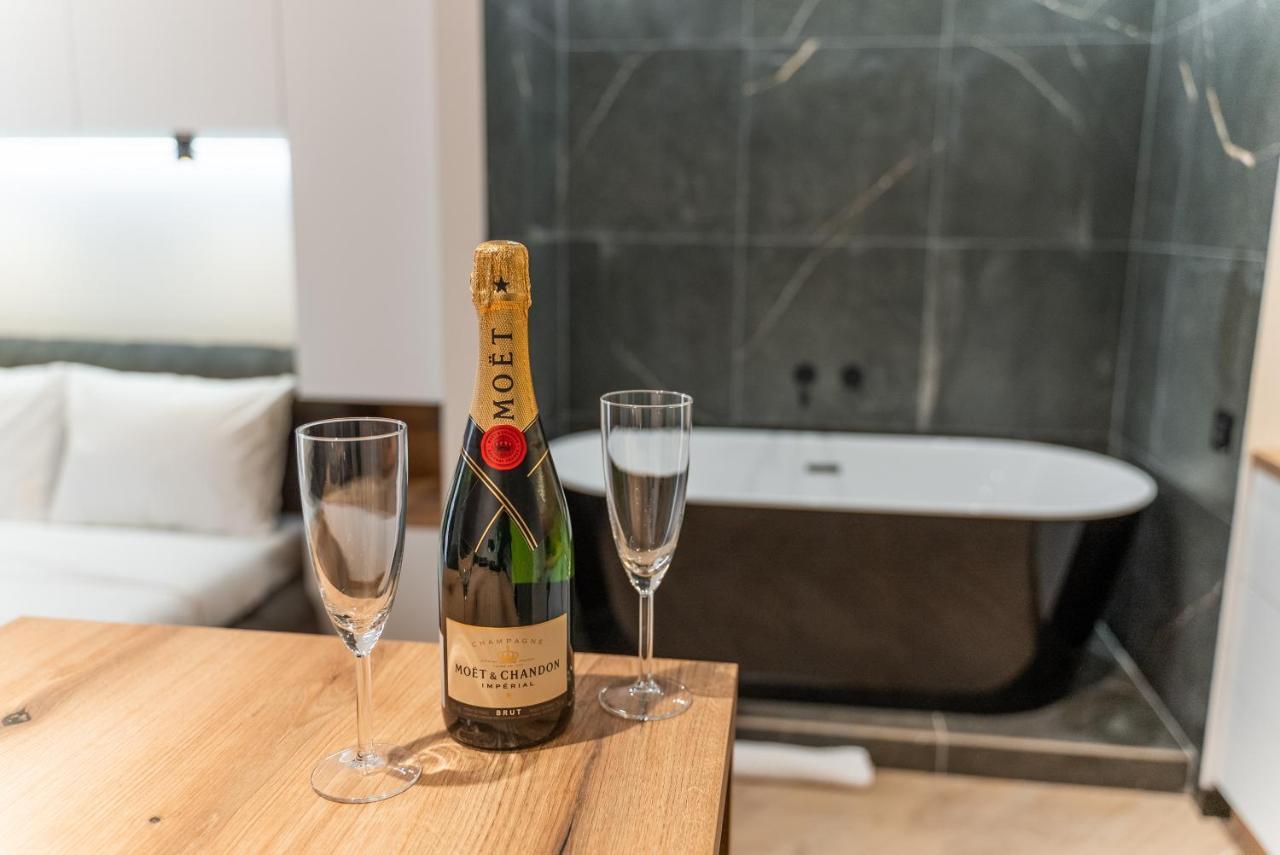 Silver Luxury Suites Belgrado Esterno foto